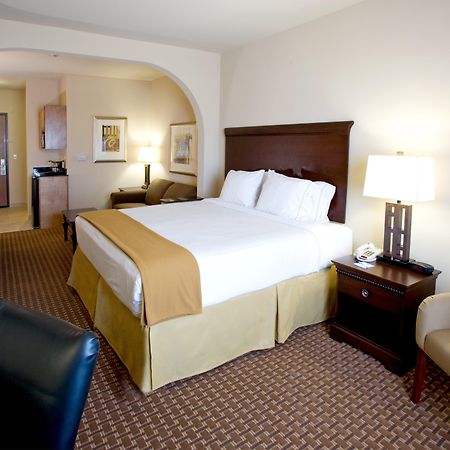 Holiday Inn Express Hotel And Suites Kingsville By Ihg Ruang foto