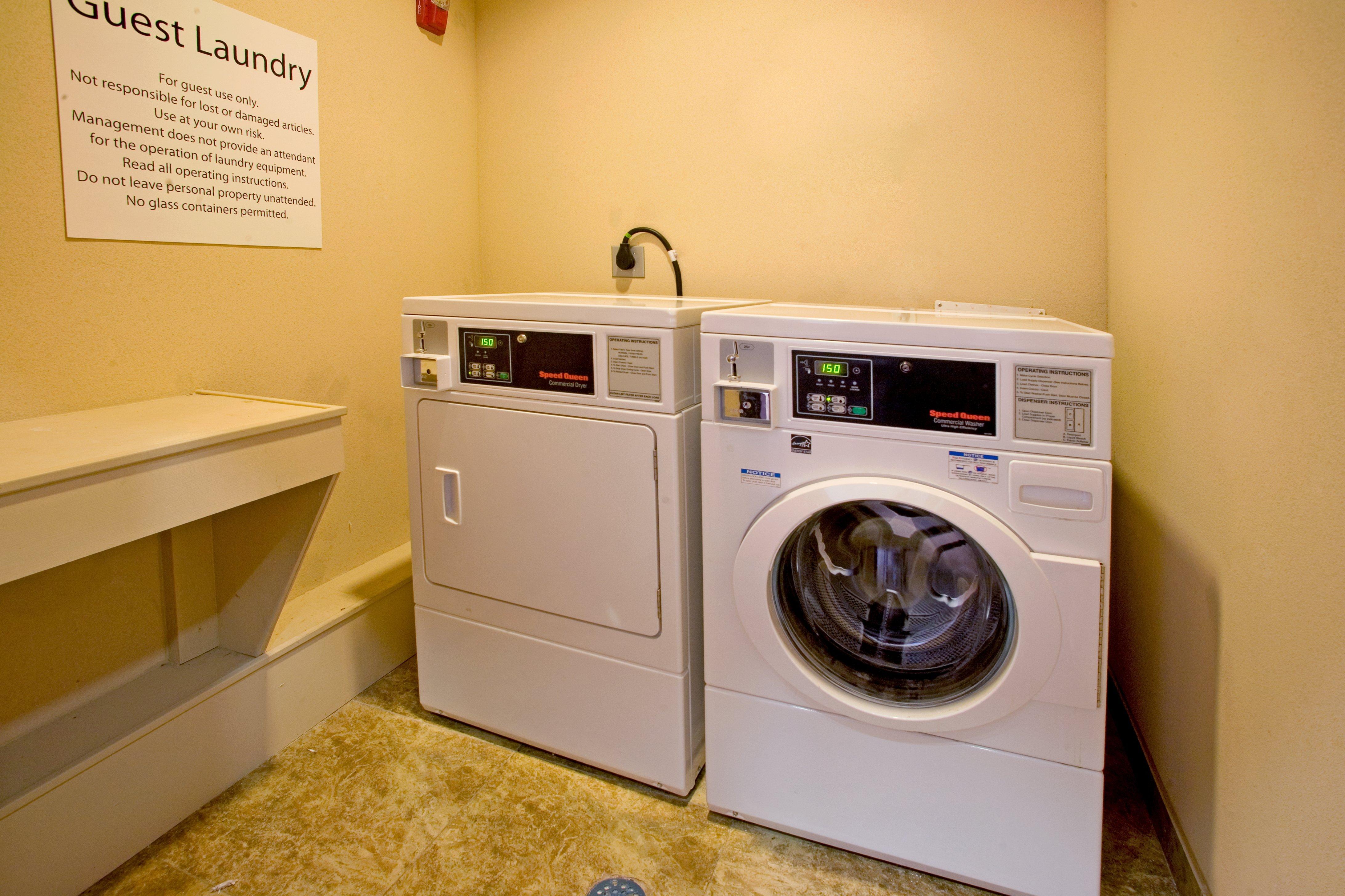 Holiday Inn Express Hotel And Suites Kingsville By Ihg Bagian luar foto