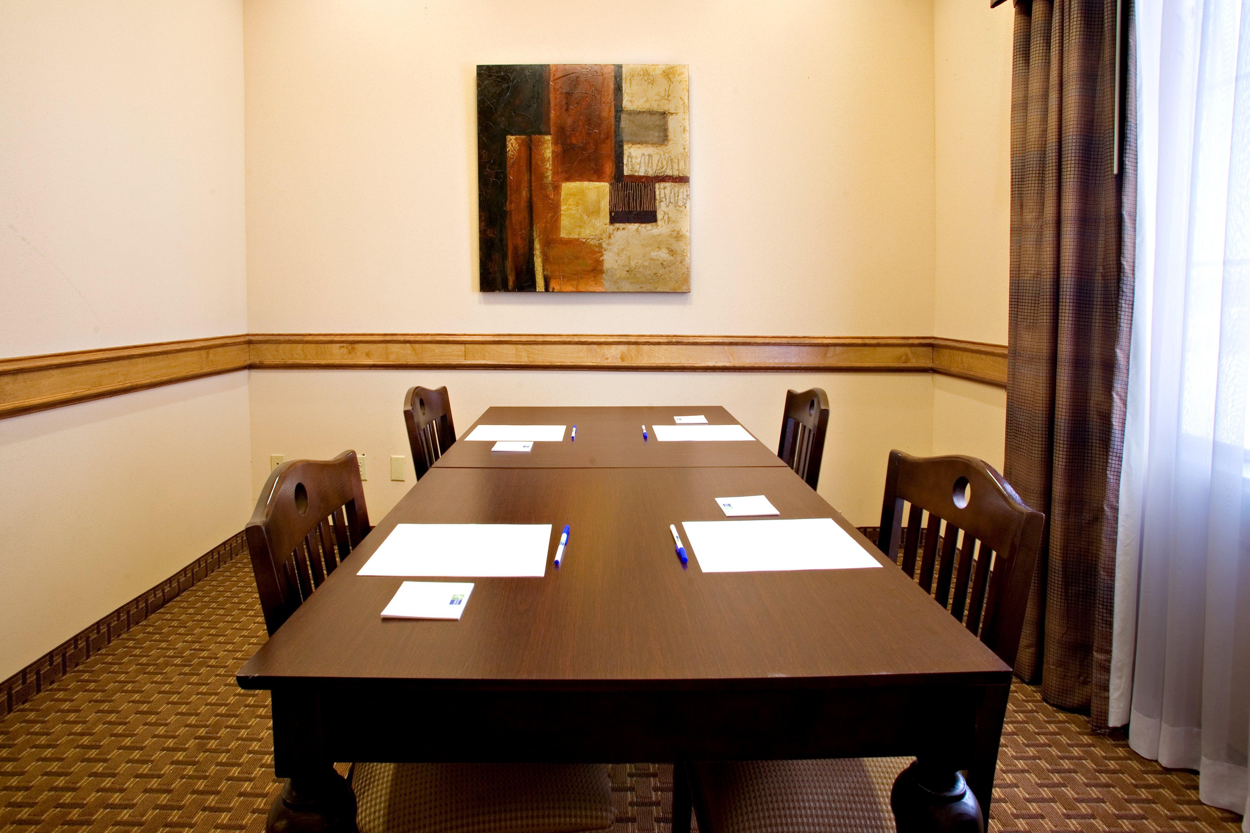 Holiday Inn Express Hotel And Suites Kingsville By Ihg Bagian luar foto