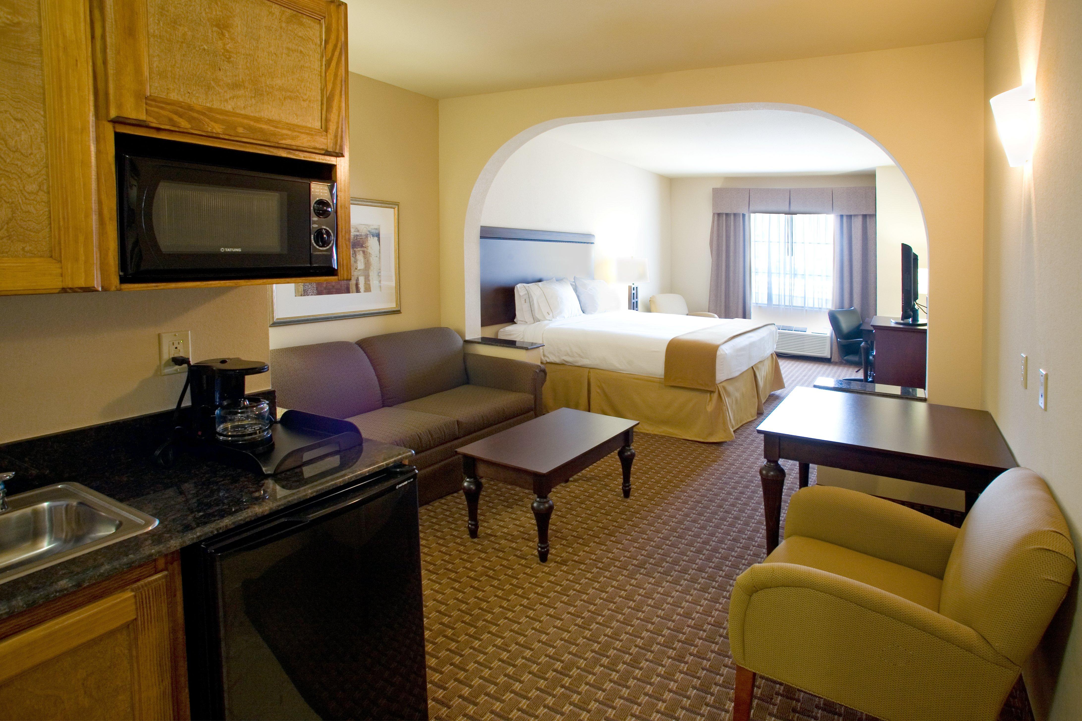 Holiday Inn Express Hotel And Suites Kingsville By Ihg Bagian luar foto