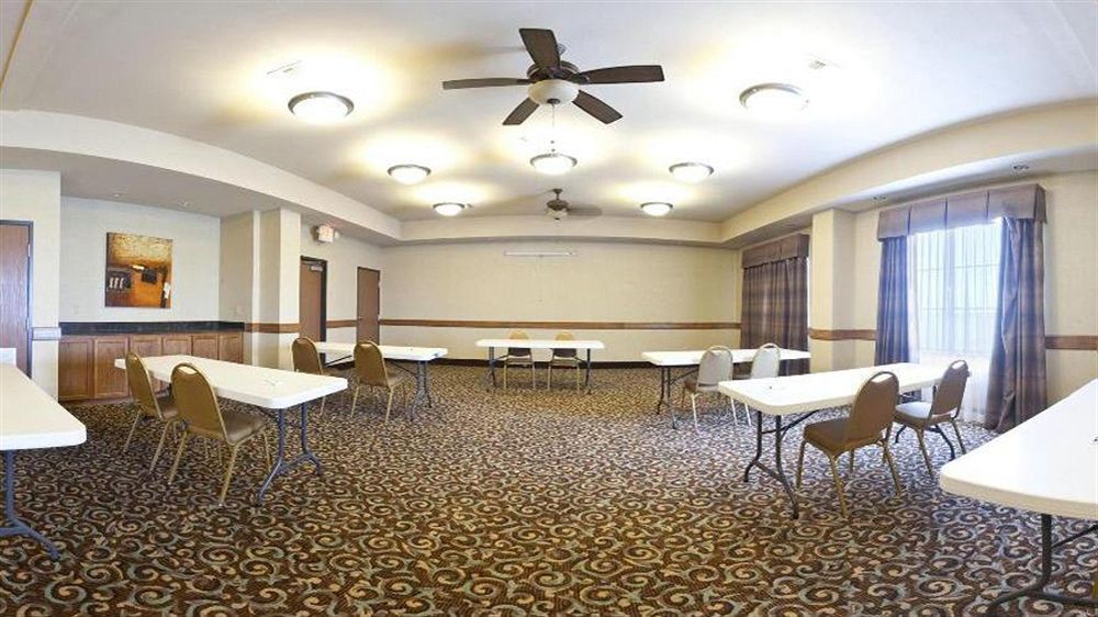 Holiday Inn Express Hotel And Suites Kingsville By Ihg Bagian luar foto